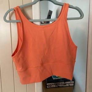 Lululemon power pivot tank size 10